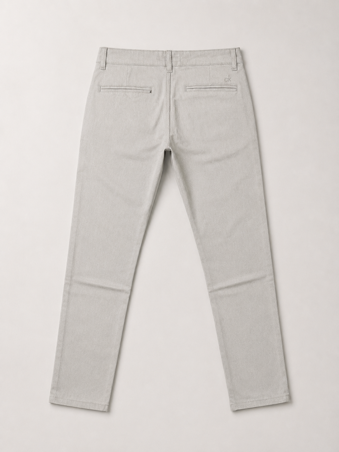 Calça Ck Chino Slim — Cinza Claro — foto 4