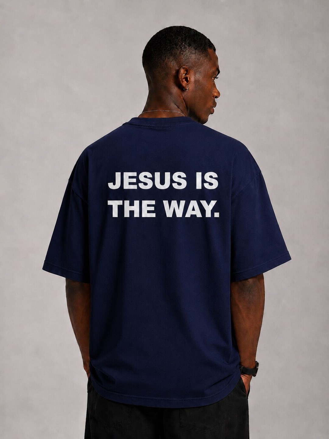 Camiseta Oversized Jesus Is The Way - Marinho  — foto 2