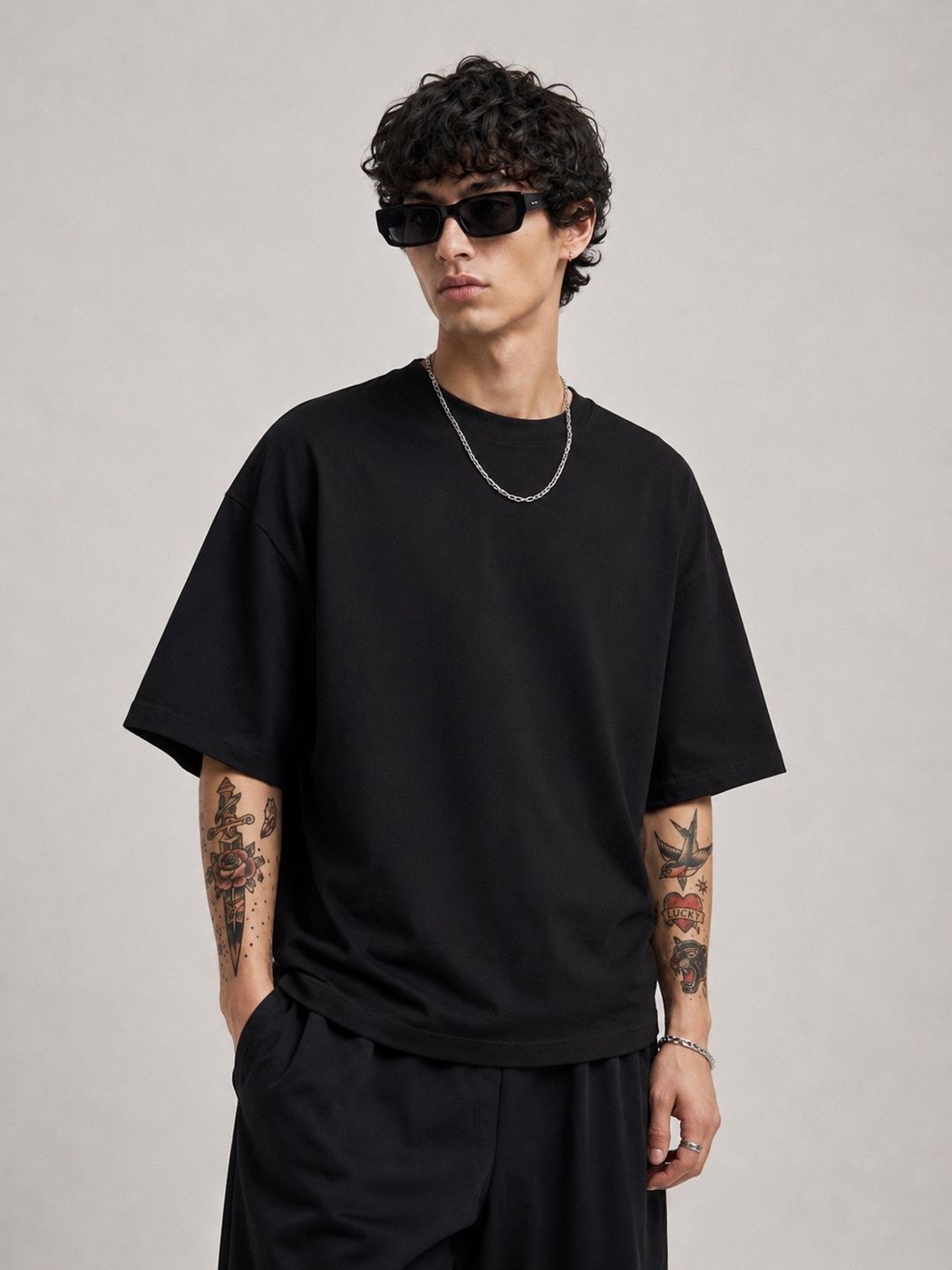 Camiseta oversized Lisa preta  — foto 2